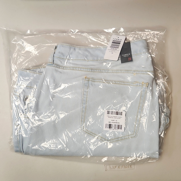 ❤️NWT VINTAGE TORRID SHORTS - BOYFRIEND VINTAGE STRETCH DENIM - HIGH RISE - PLUS - Picture 9 of 14